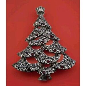 VINTAGE AVON VICTORIAN TREE SILVER TONE RHINESTONE CHRISTMAS BROOCH PIN 2.25 in